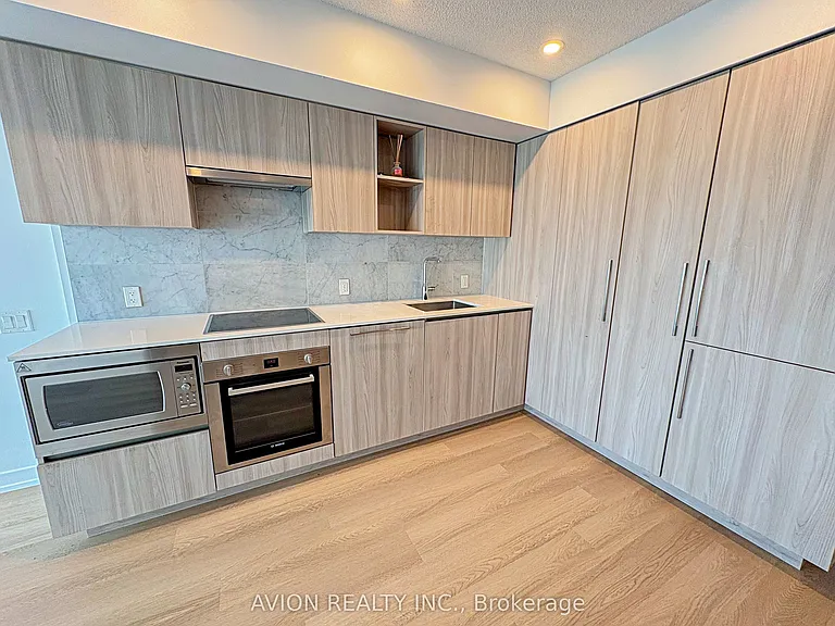19 Bathurst St #1609 — Photo 4