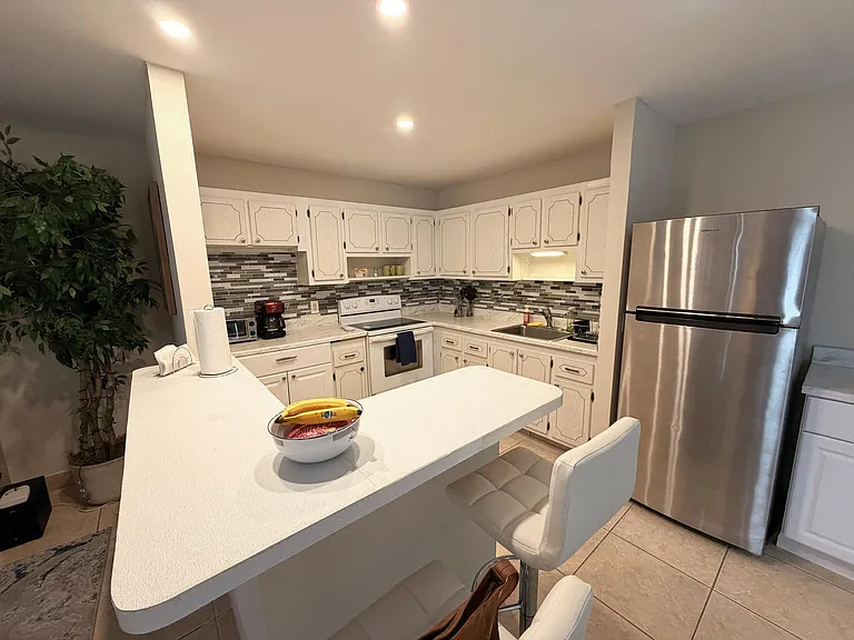 419 Brittany Dr — Photo 12