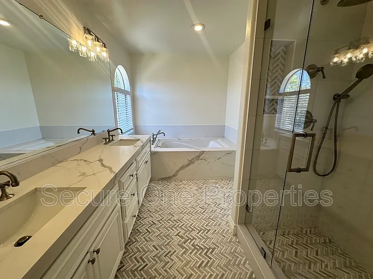1740 Amarelle St — Photo 23