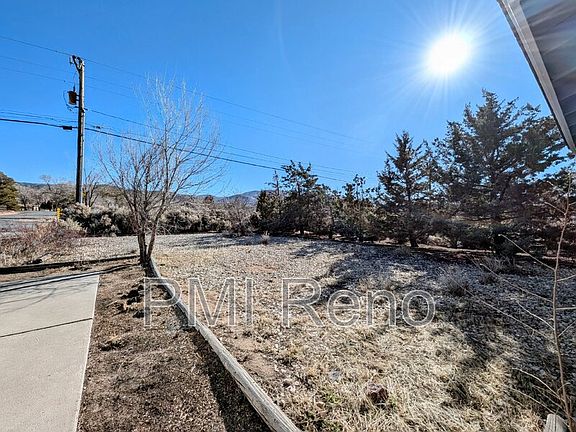 3rd image of 2075 Lakeshore Dr