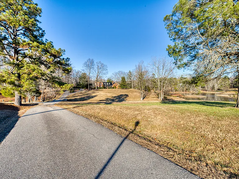 9720 Burnett Dr — Photo 5
