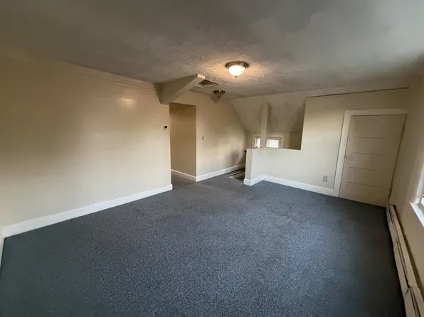 953 Washington St #2, Franklin Square, NY 11010