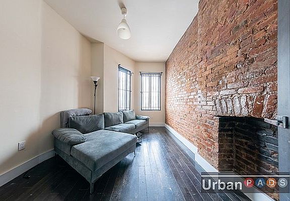 4th image of 1064 Putnam Ave #2R