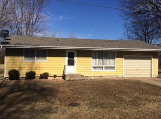 1015 Sunset St, Aurora, MO 65605