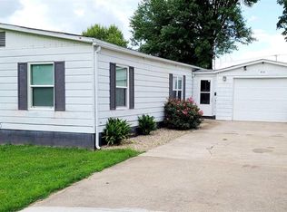 416 W High St, Anna, IL 62906