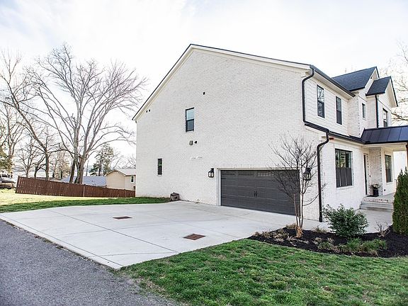 4th image of 104 Ruby Dr