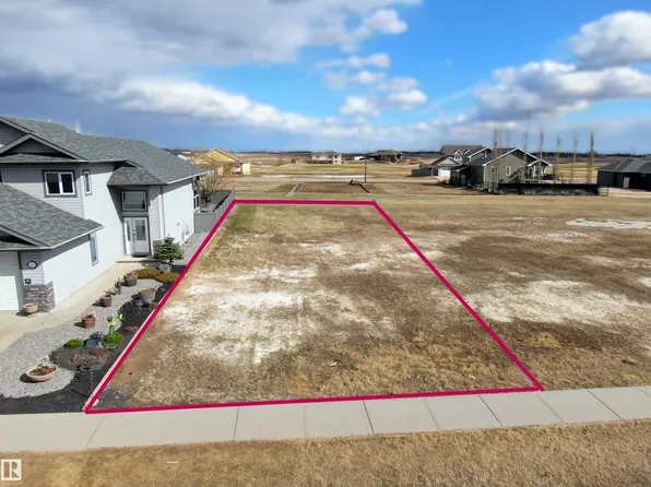 15 Whitetail Dr, Mundare, AB T0B 3H0