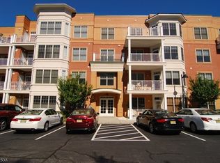 4104 Pointe Gate Dr, Livingston, NJ 07039