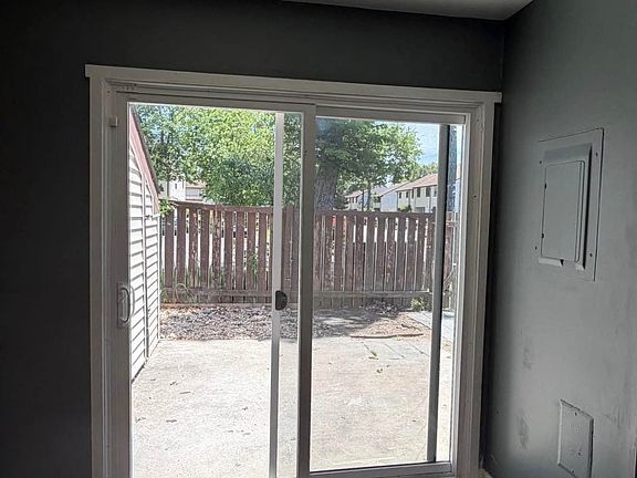 3rd image of 2428 Arbor Ct #2428