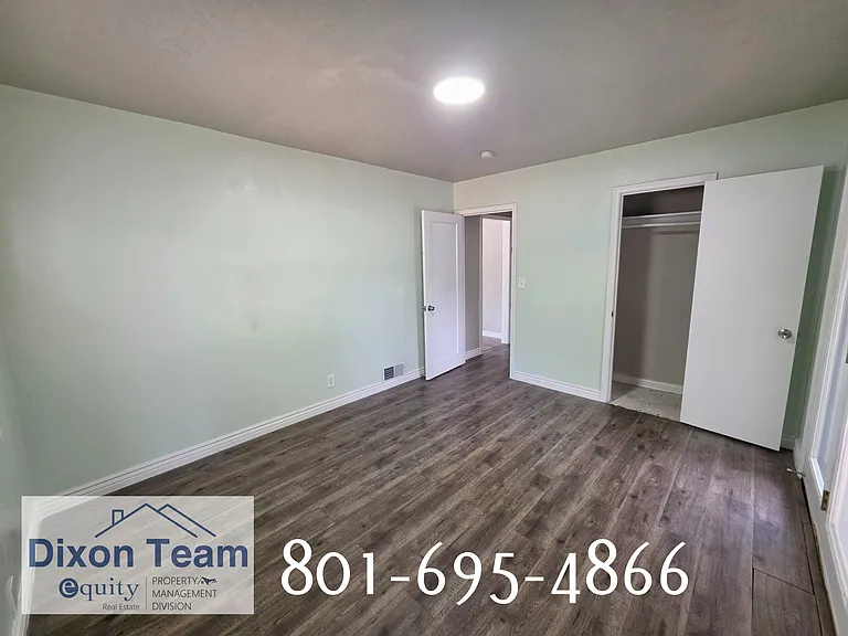 1284 E 22nd St — Photo 10