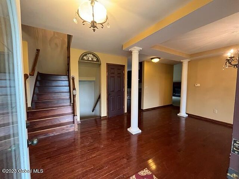 4th image of 6 Riverside Court