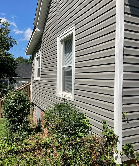 118 N Maple St — Photo 3
