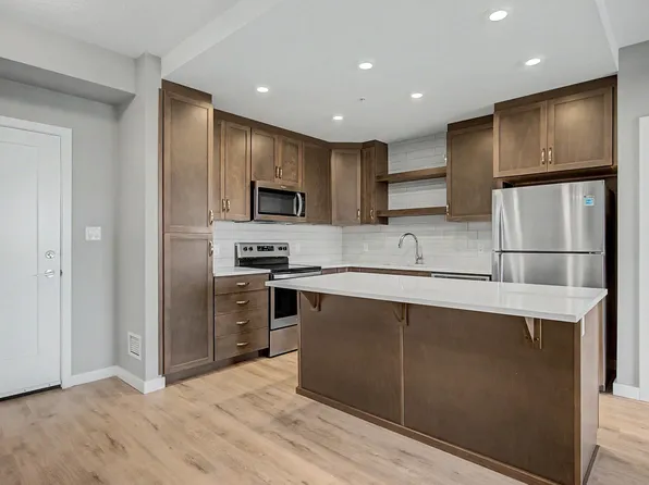 5504 Schonsee Dr NW #437, Edmonton, AB T5Z 0N9