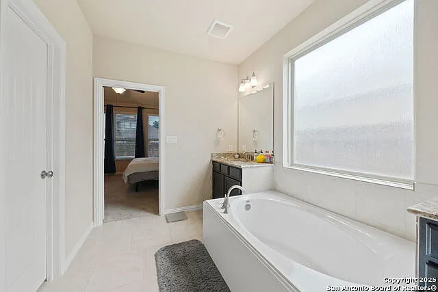 8726 Hideout Bnd — Photo 23
