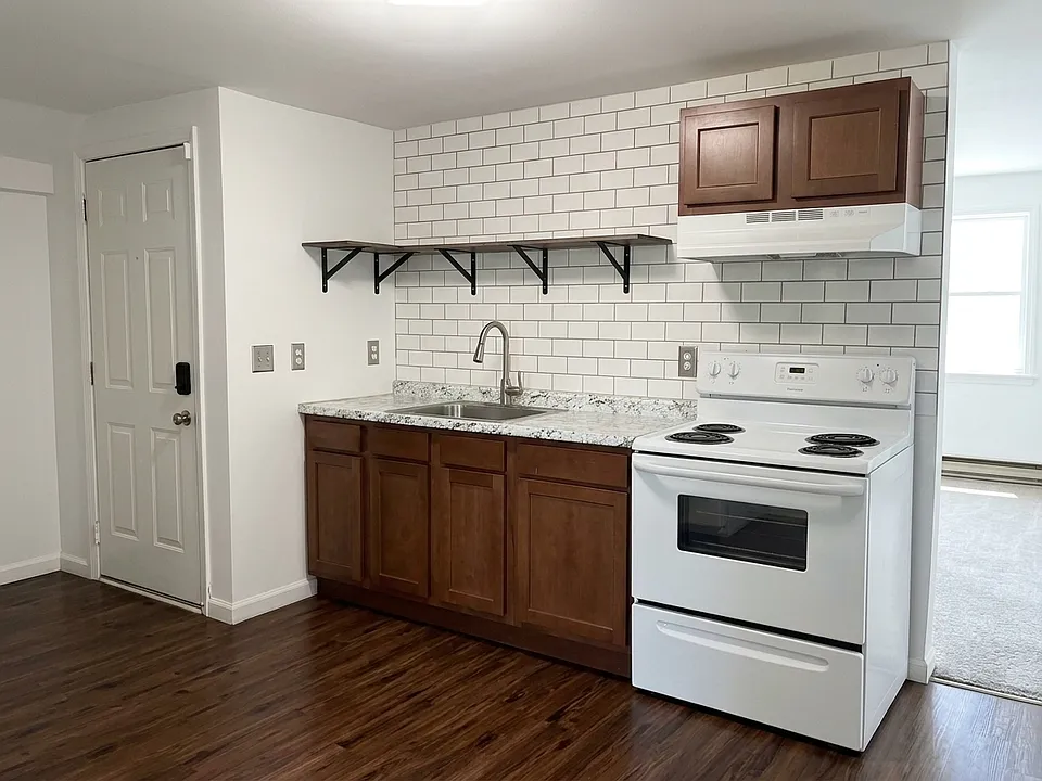 405 Ash St #3