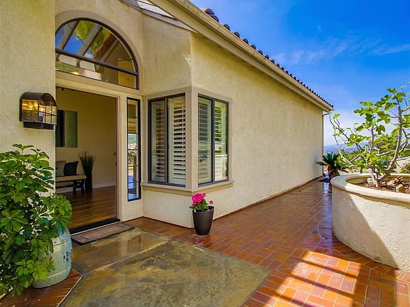 5th image of 2474 Vista Valley Ln