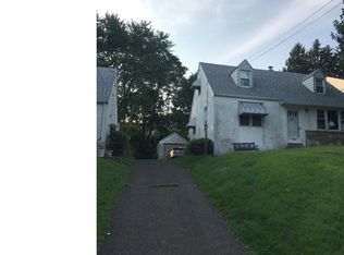 15008 Barcalow St, Philadelphia, PA 19116