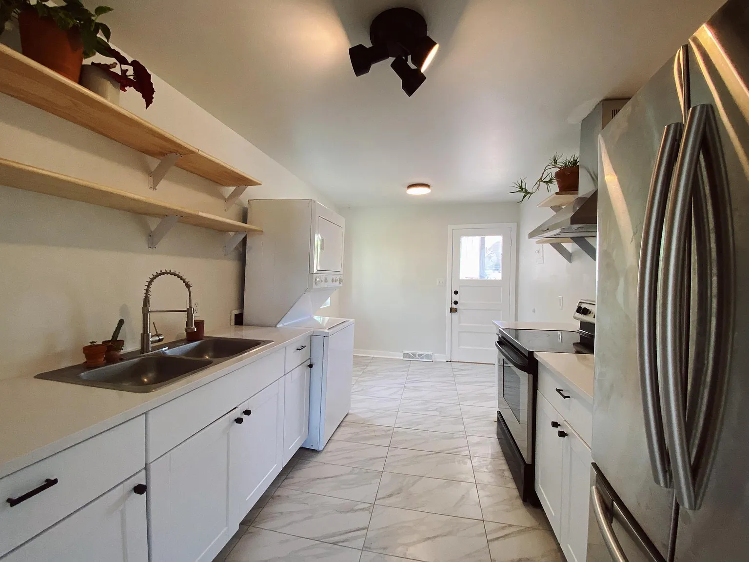 1031 Lowell Blvd — Photo 1