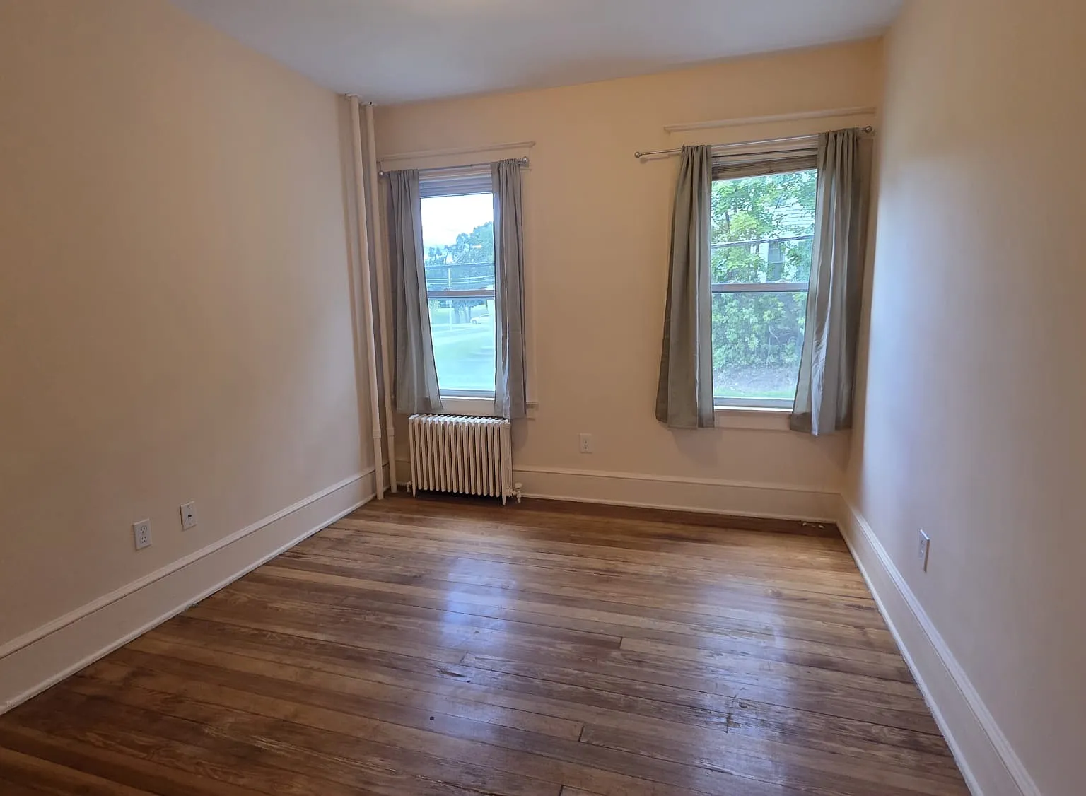 3 bed, 1600 sqft, $2,100 — Photo 4