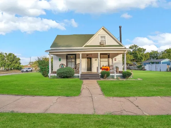 621 N Temple St, Cordell, OK 73632