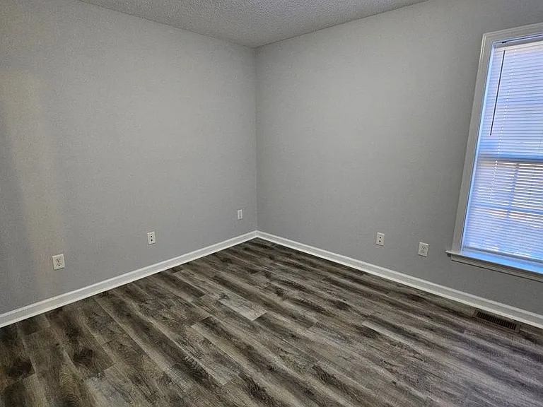 1210 Asheboro St — Photo 4