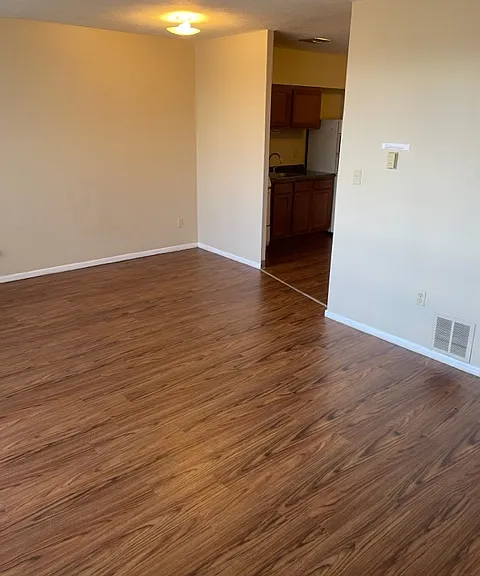 Riverview Apartments — Photo 12