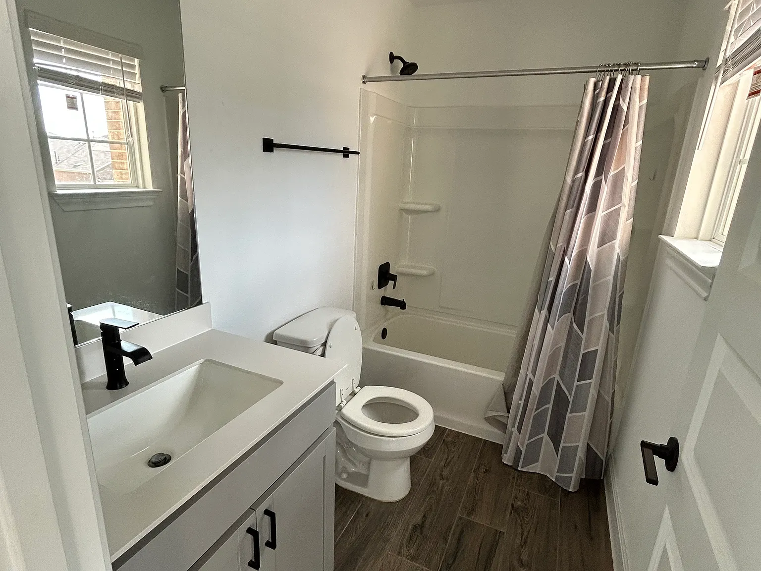 1 bed, $950 — Photo 3