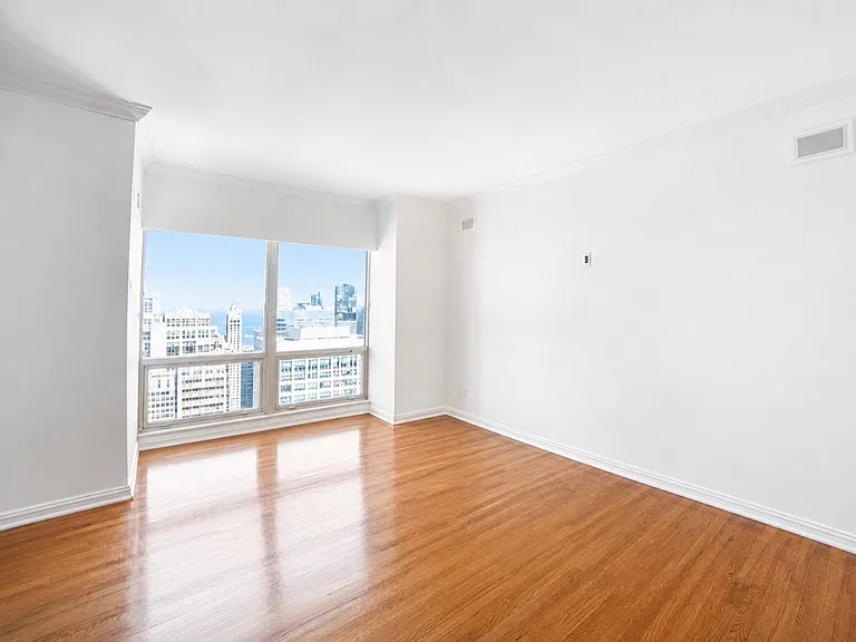 100 E Huron St #3504 — Photo 22