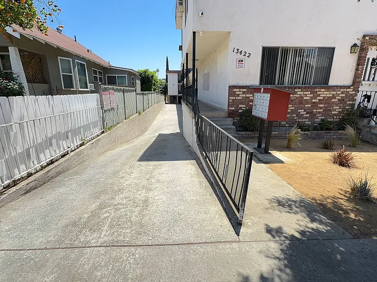13422 Camilla St — Photo 34