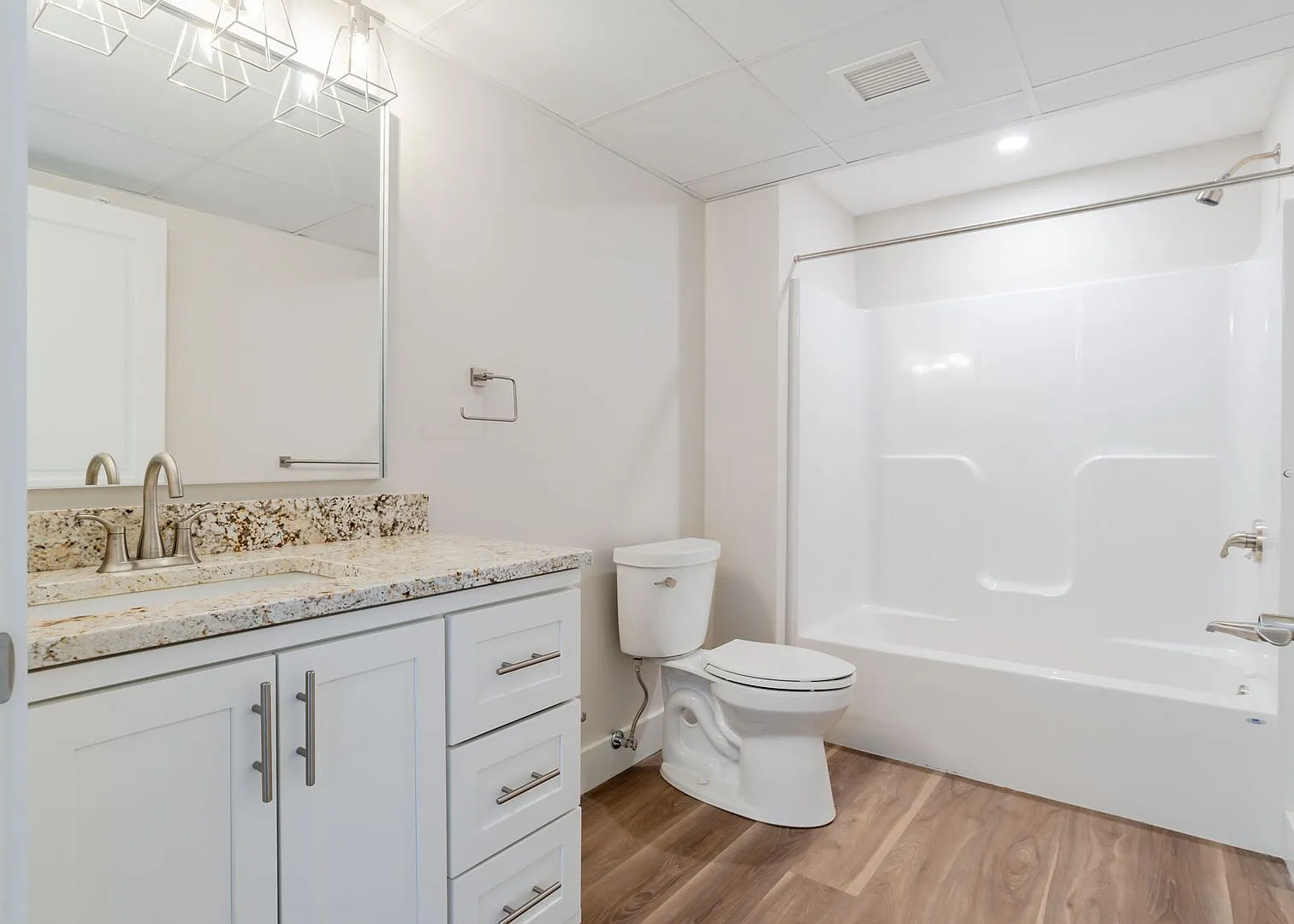 18 Sullivan Street — Photo 4