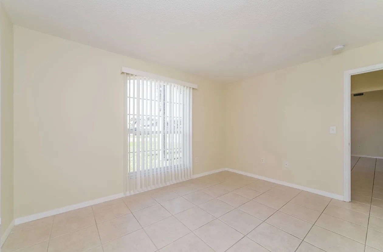 4 bed, 1884 sqft, $1,655 — Photo 2