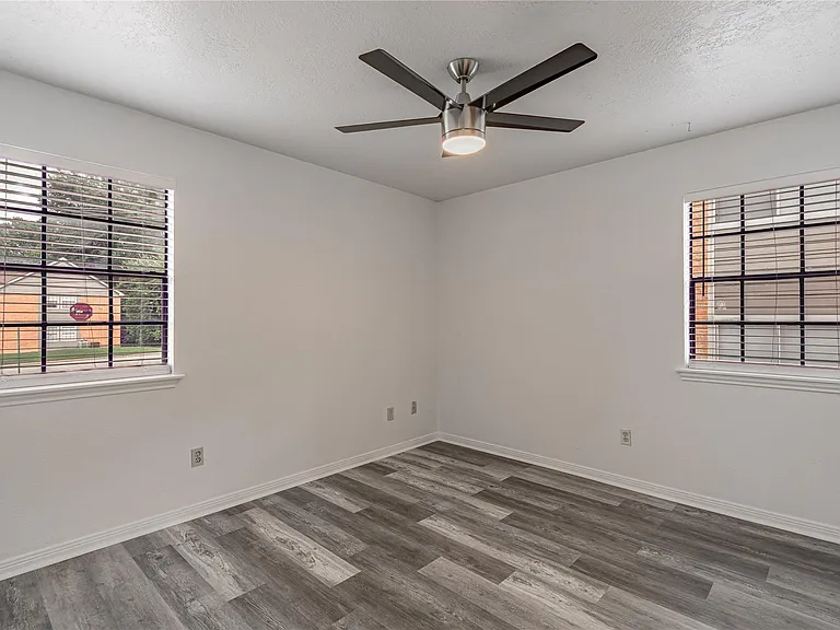 2402 Sycamore Ave #E1 — Photo 19