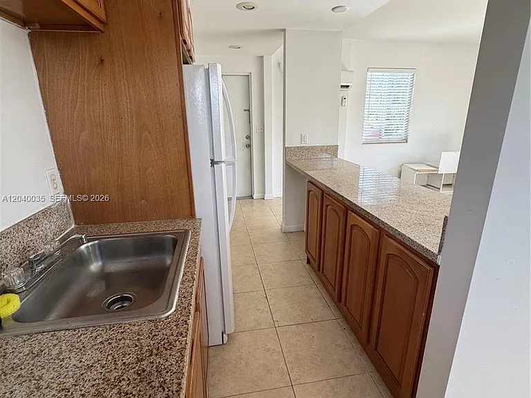 7130 Rue Versailles #11 — Photo 4