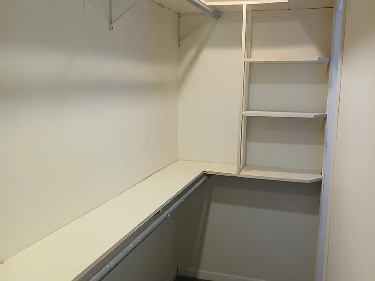 920 Iris St — Photo 23