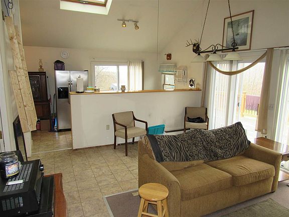 5th image of 126 White Birch Ln