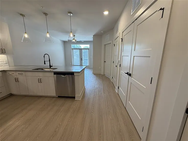 District on the Etowah Apartments — Photo 1164