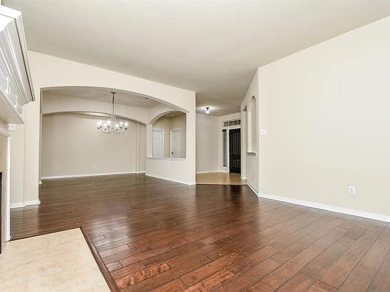 9135 Edgeloch Dr — Photo 9