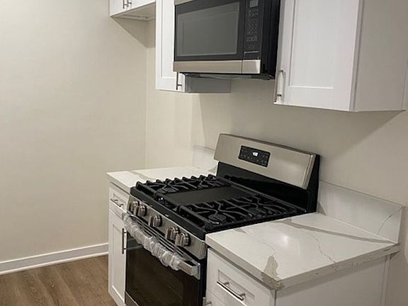 5th image of 10606 Lakewood Blvd #2