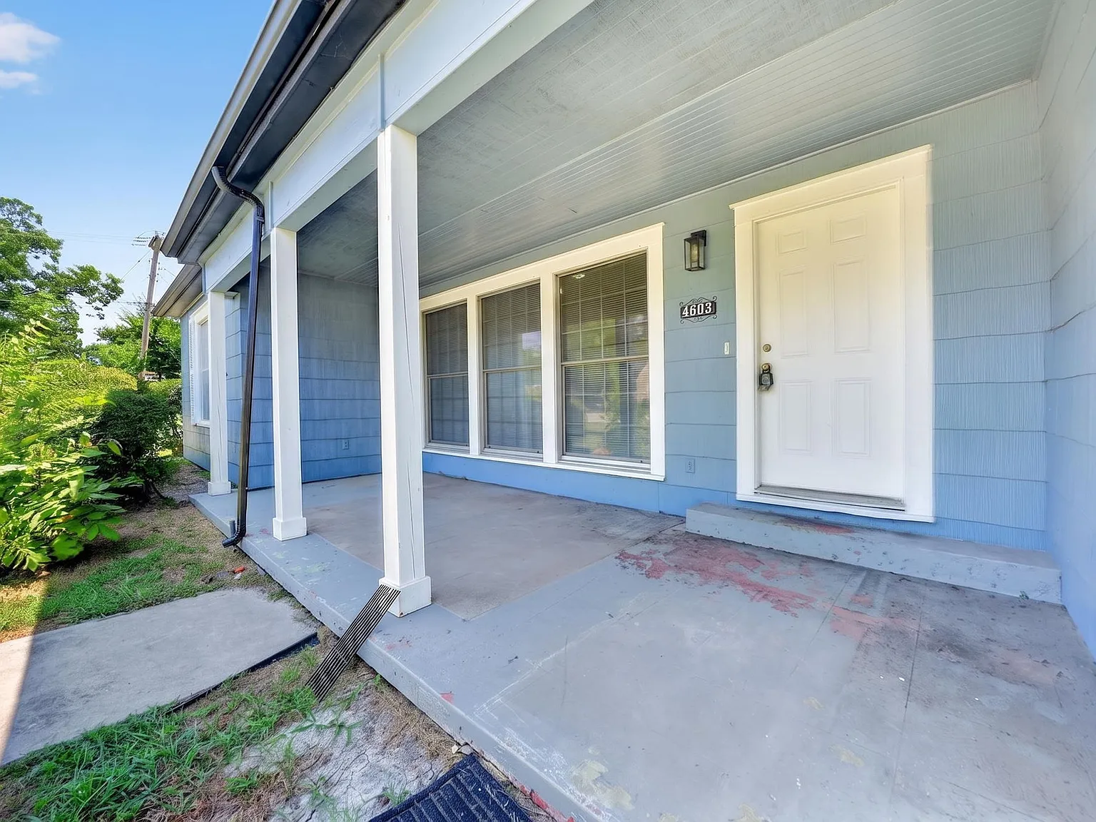 4 bed, 2528 sqft, $2,100 — Photo 3