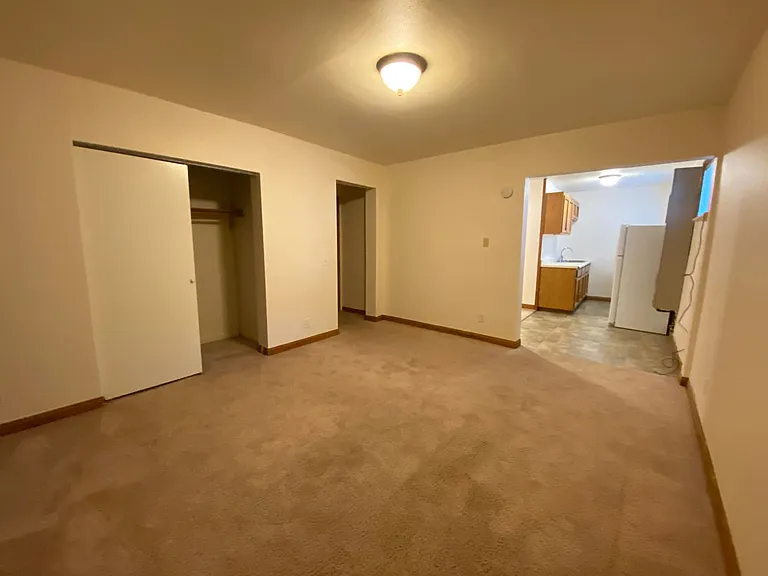 Regis Apartments — Photo 1