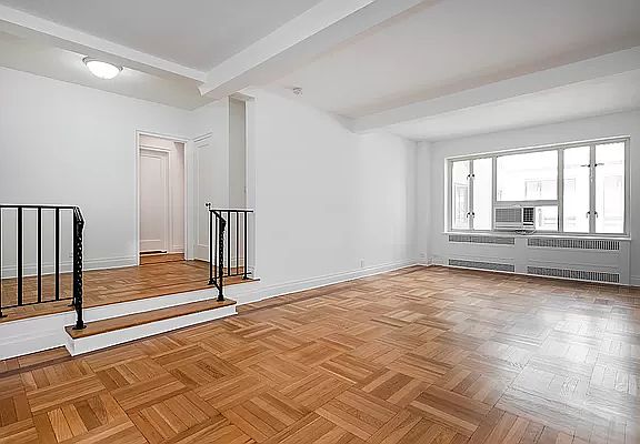 3rd image of 20 E 35th St APT 10L