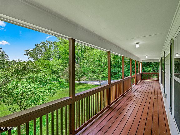 4th image of 4819 Hillard Ln