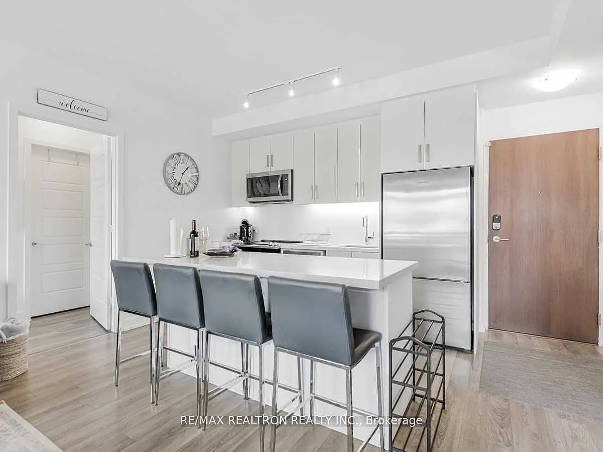 2 bed, $2,300 — Photo 4