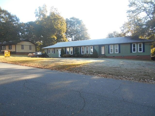1st image of 104 Lakemont Dr