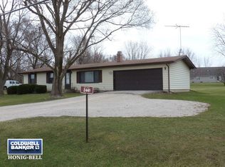 2440 Collins Rd, Oswego, IL 60543