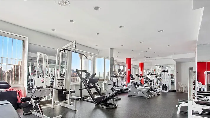 Sold by Compass | media 10