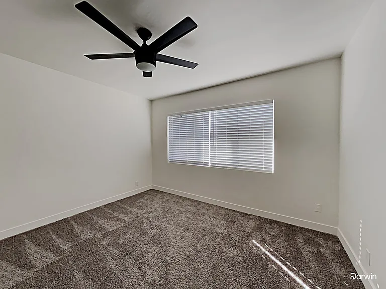 2431 W Shady Glen Ave — Photo 11