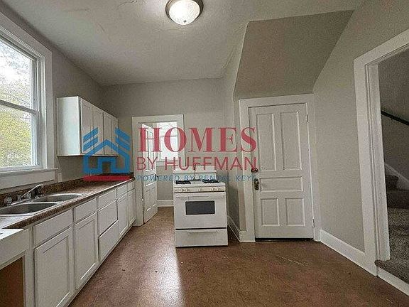 5th image of 1322 SE 1st St