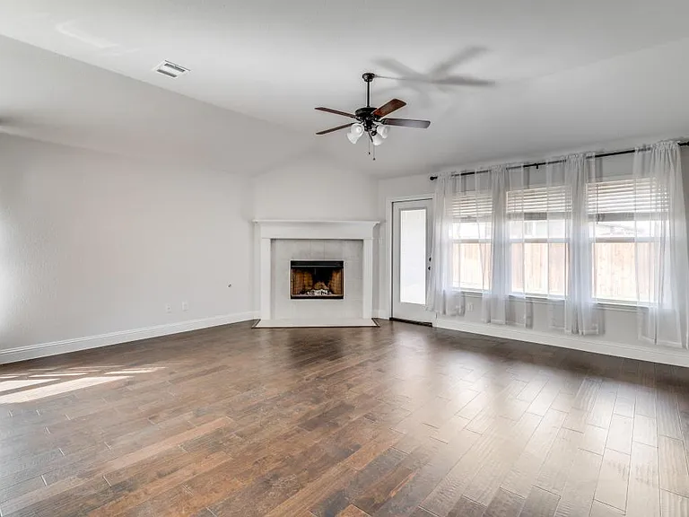7521 Rothbury Dr — Photo 3