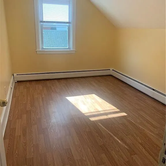 20 Farm St — Photo 7
